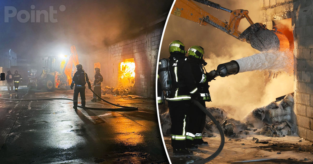 Incendiul de la depozitul cu materiale de construcții din Capitală, stins după 20 de ore.