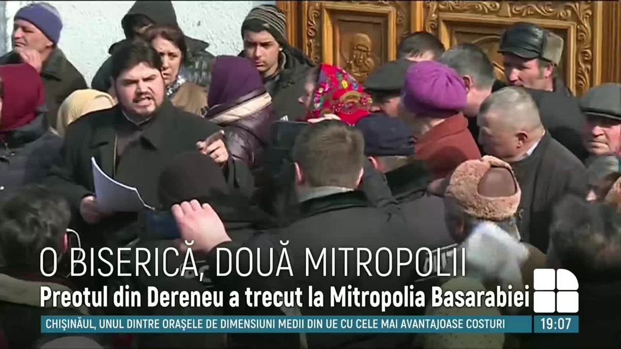 Scandalul de la Dereneu: În timpul slujbelor a patrulat Poliţia. Foto: Captură video