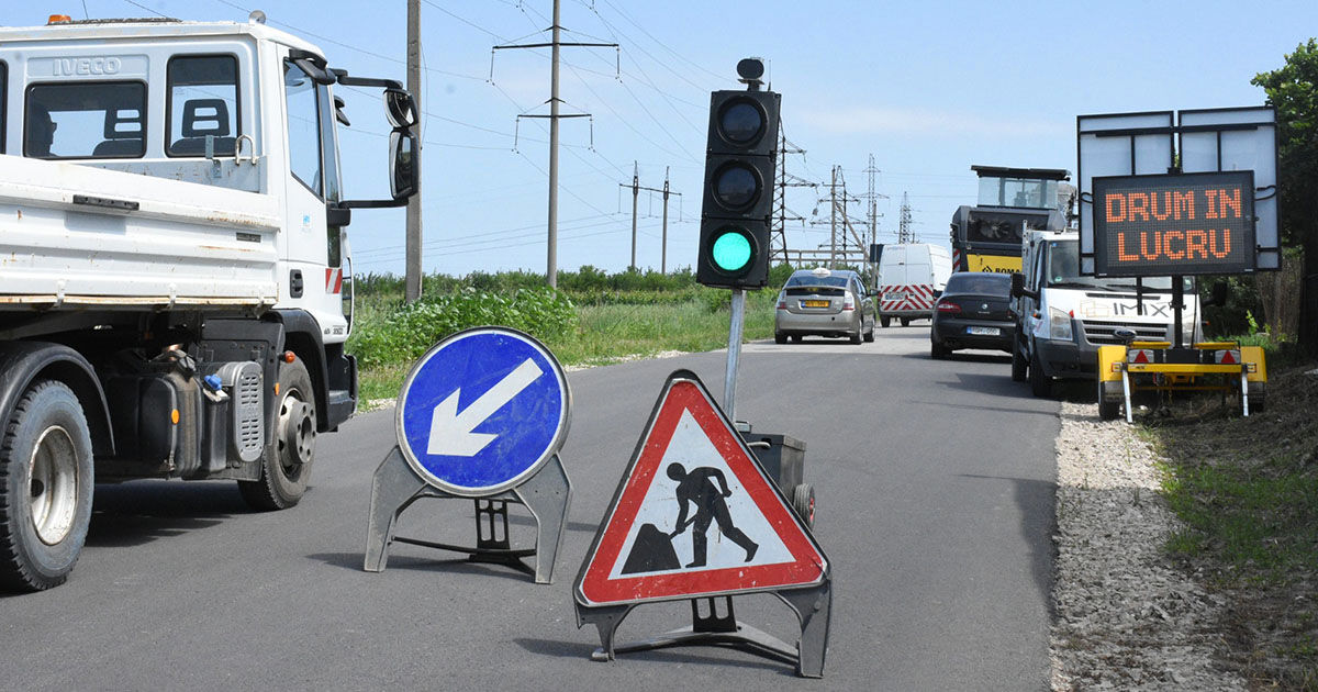 Atenție, șoferi: A început reparația unui drum din Ialoveni.