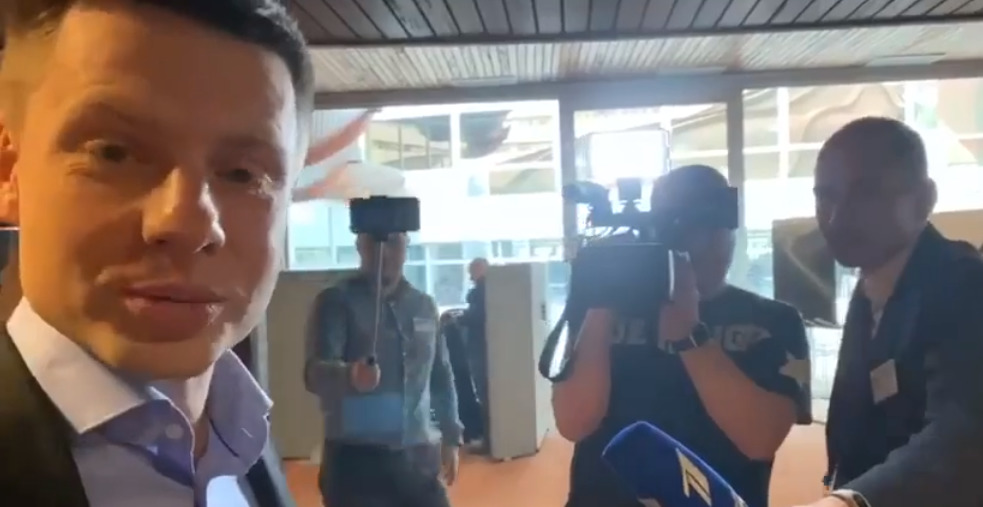 Перепалка украинского депутата с журналистами в ПАСЕ попала на видео.
