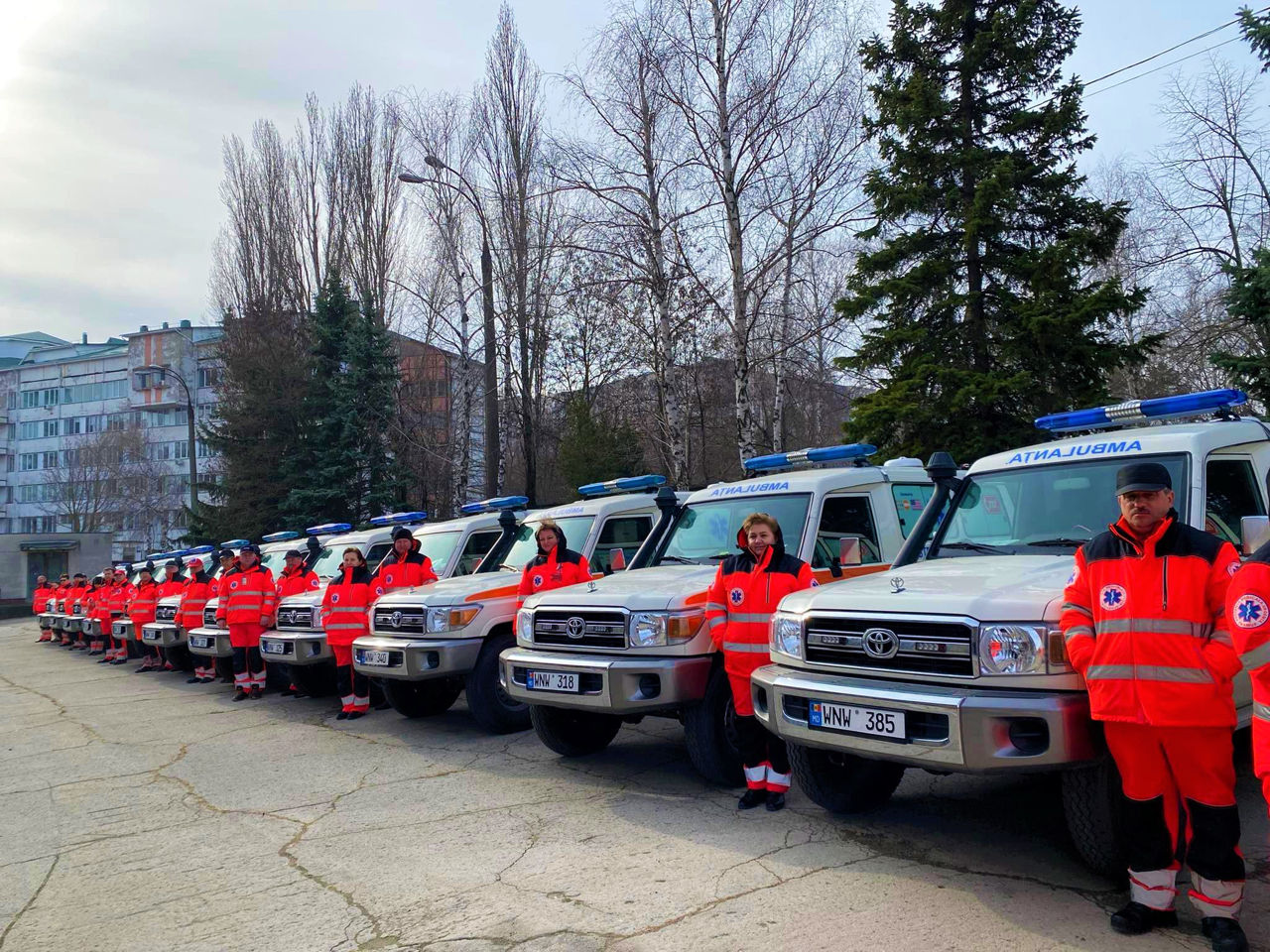 В Молдову поступило еще 20 новых машин скорой помощи.
