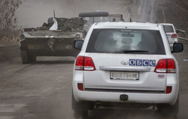 Танковые выстрелы шли с территории, контролируемой силовиками - с окраины Бердянского, заявили в миссии.