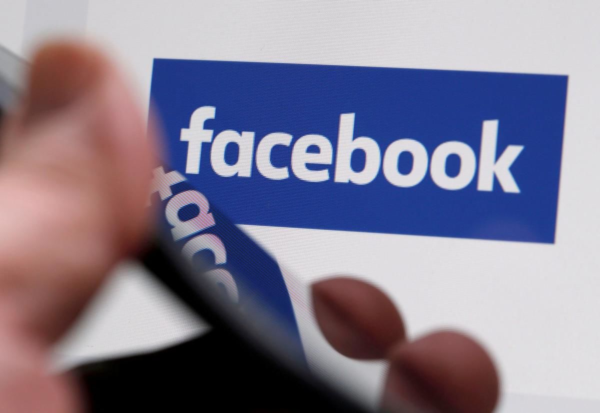 В Facebook заявили, что партнеры соцсети не читали переписку пользователей без их ведома.