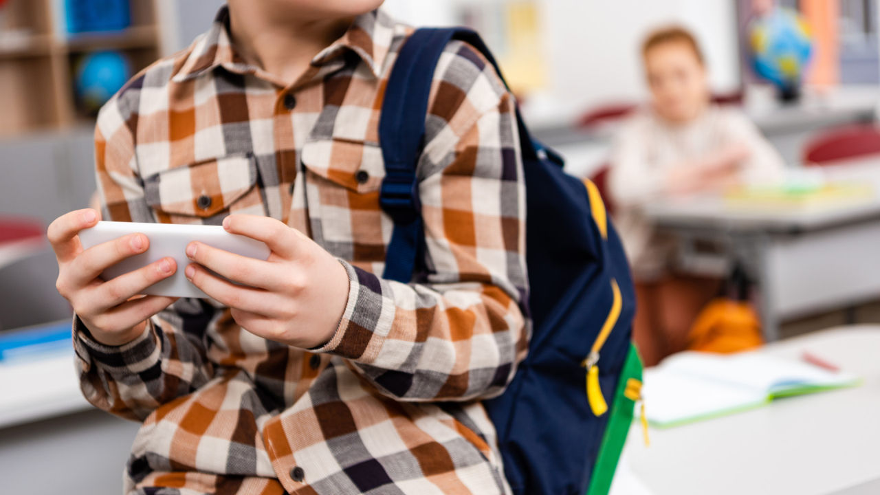 Danemarca este de acord cu interzicerea utilizării smartphone-urilor pentru elevii din clasele primare.