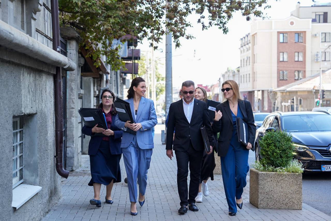 Natalia Morari a depus semnăturile pentru înregistrarea la prezidențiale.