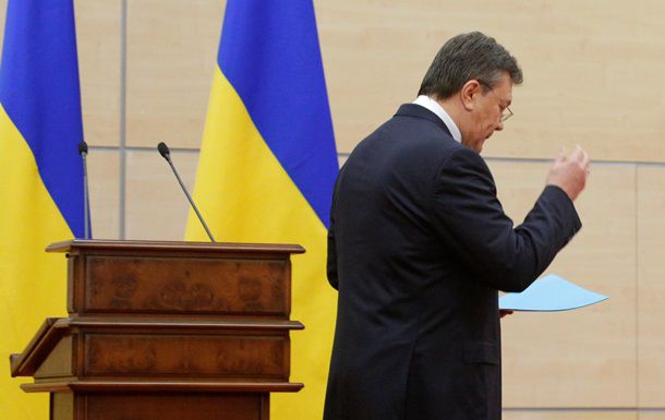 Действующий президент Украины считает неконституционным закон о лишении Януковича звания президента.