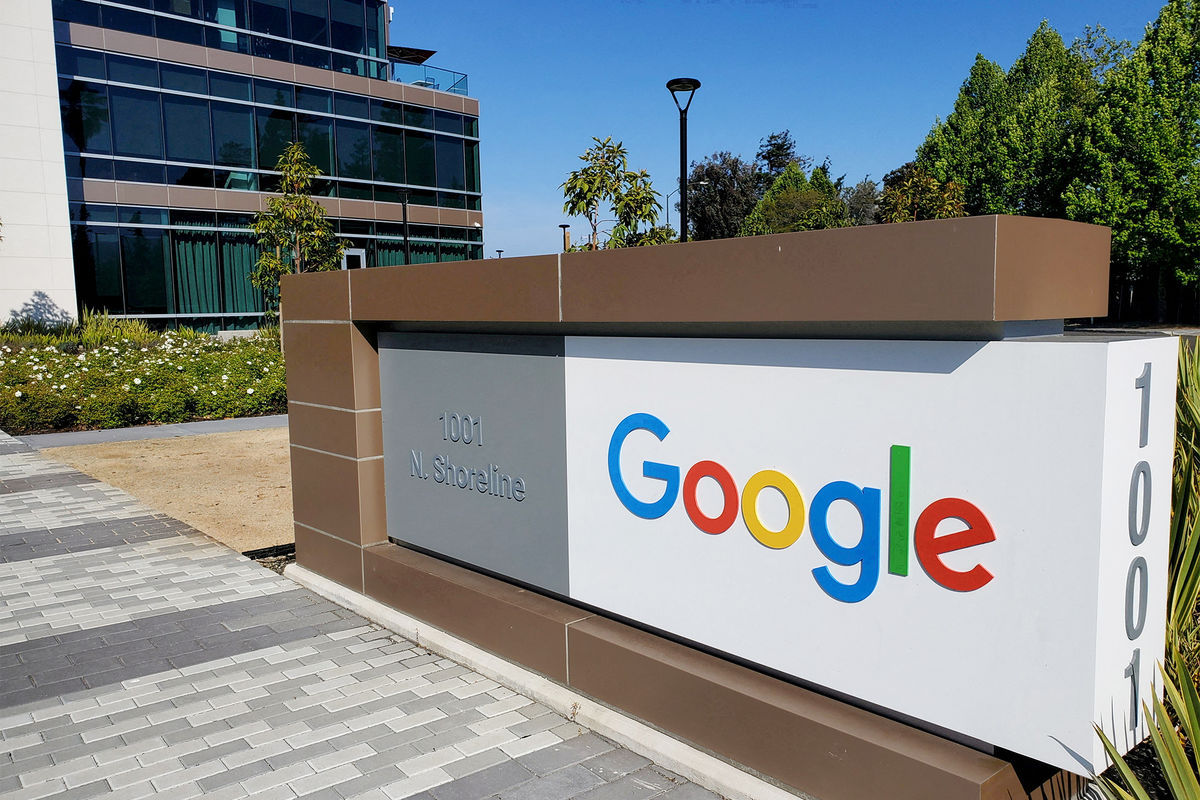 Google отказывается от программ инклюзивности при найме.