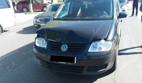 Un minor de 14 ani a fost tamponat de un automobil în timp ce traversa strada pe trecerea de pietoni. Foto: politiacapitalei.md