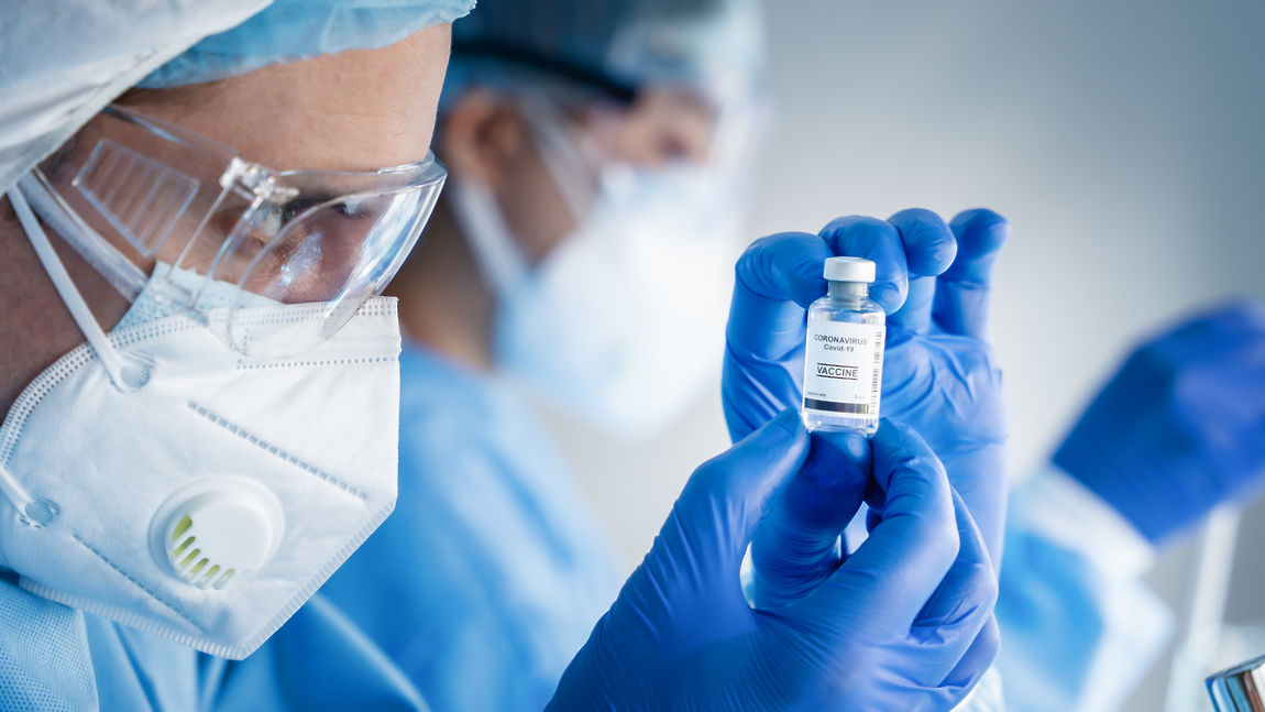 В первой партии вакцины Pfizer будет около 25 000 доз. 