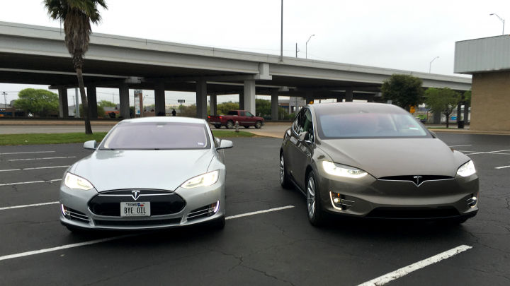 Tesla renunţă la tapițeria din piele naturală pentru Model S şi Model X.