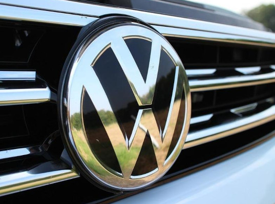 Volkswagen в РФ прекратил отгрузки машин дилерам внутри страны.