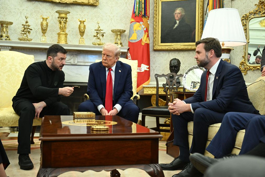 Trump și Vance vor avea o convorbire cu Zelenski înainte de negocierile din Alaska.