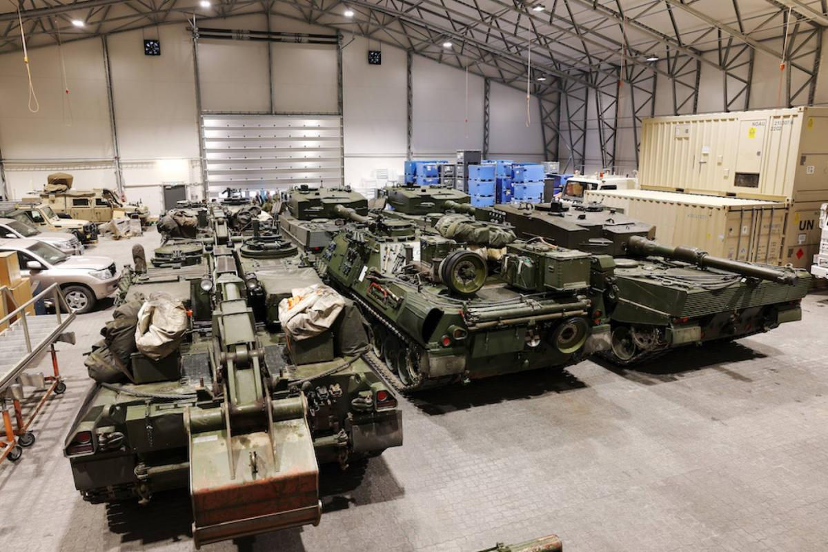Bloomberg: Европа не может дать Украине достаточно оружия.