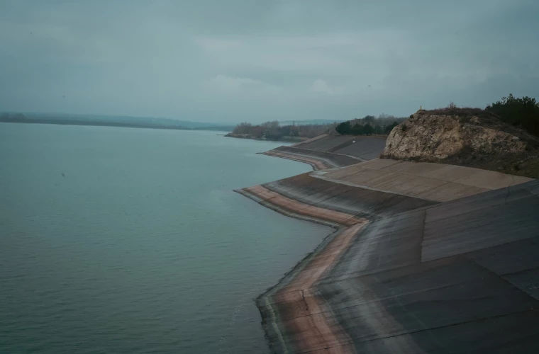 Reconstrucția barajului Costești–Stânca este realizată în proporție de 60%.