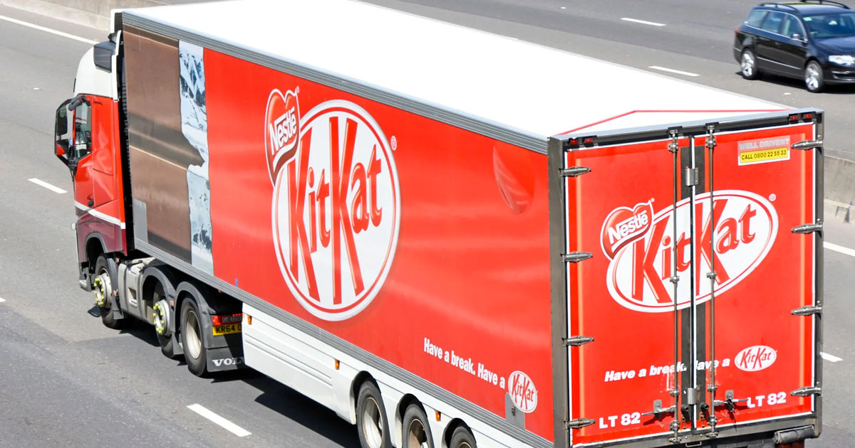 Найдена фура с 12 тоннами батончиков KitKat, которую "похитили" по дороге в Польшу.