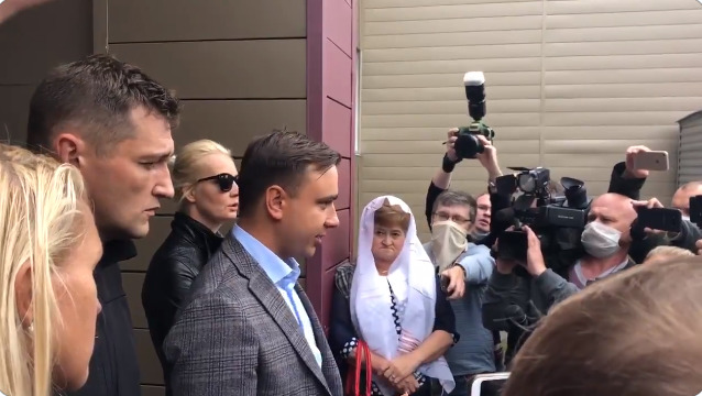 Врачи больницы в Омске не дали разрешение на перевозку Алексея Навального.