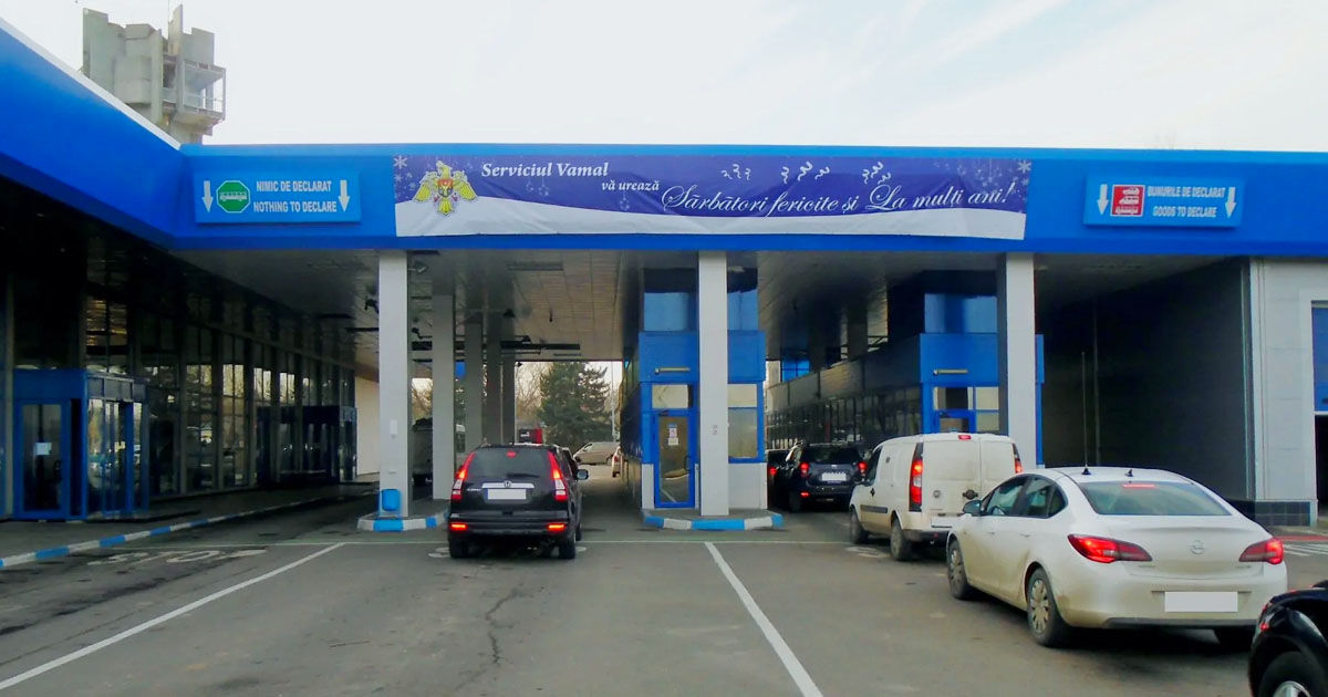 Trafic intens la frontieră în perioada sărbătorilor: Autoritățile indică perioada optimă pentru trecerea vămii.