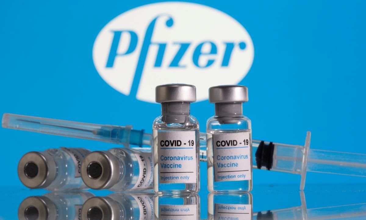 Евросоюз договорился о поставках дополнительных доз вакцины Pfizer.