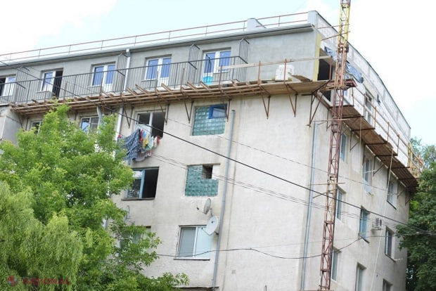 Trei persoane au fost trimise pe banca acuzaților pentru fraudă imobiliară.