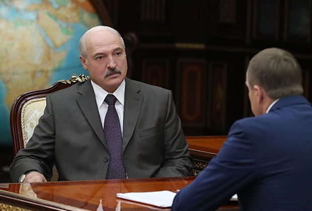 Лукашенко впервые после «инсульта» появился на публике.
