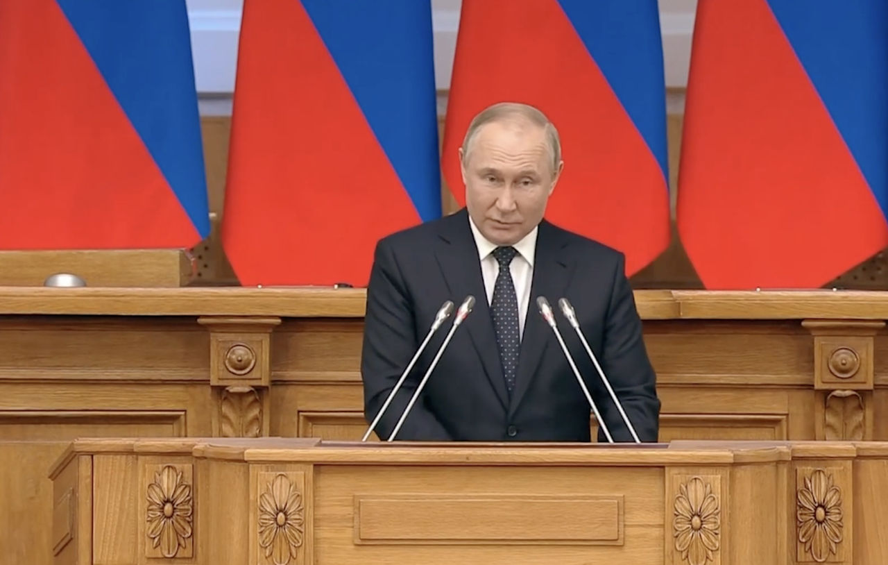 Путин: Спецоперация обеспечит на перспективу безопасность Донбасса, Крыма и всей России.