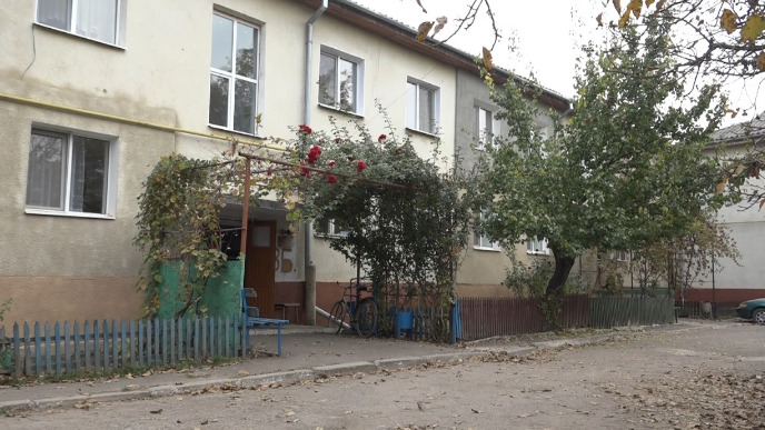 По словам людей, неприятная ситуация длится уже несколько лет. 