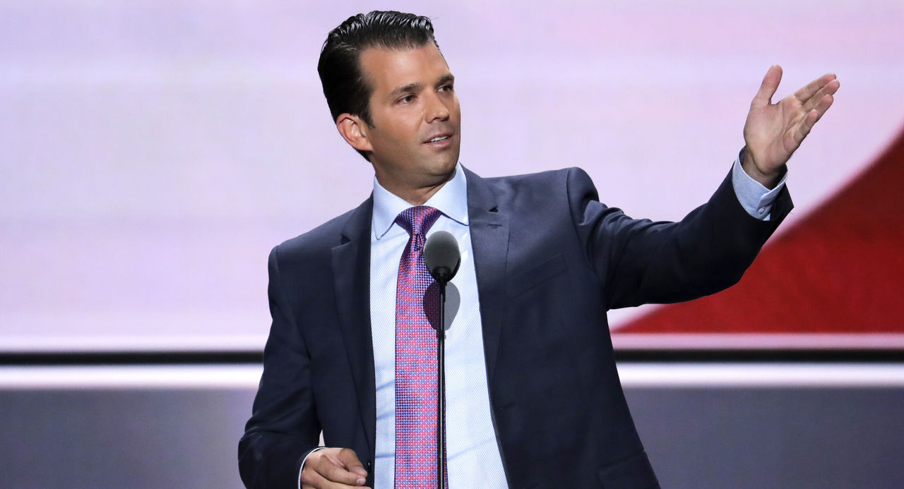 Nemulțumirea lui Donald Trump Jr. „De câte poze e nevoie?”. Foto: Digi24