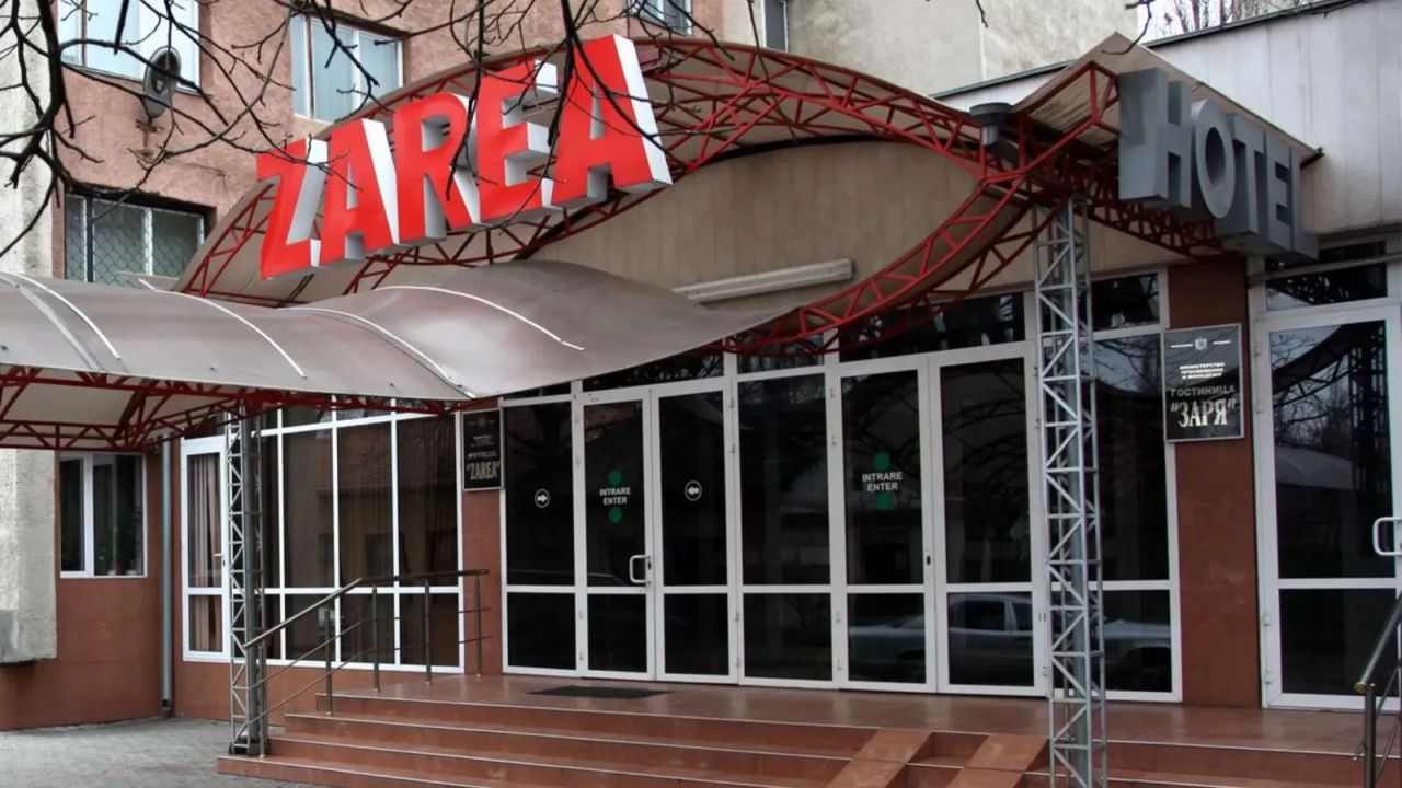 Отель «Заря» могут расширить за счет нового корпуса и подземной парковки.