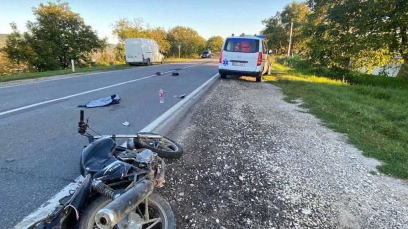 Мотоциклист доставлен в реанимацию после аварии в Ниспоренах.