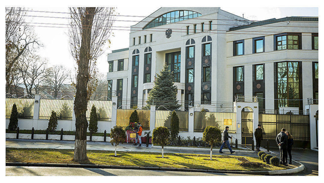 Посольство РФ призвало политические силы Молдовы к диалогу.