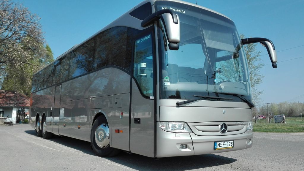 Группа переместила в Россию шесть иностранных автобусов марки Mercedes-Benz из стран Евросоюза. 