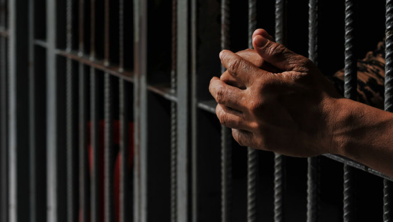 Мужчину приговорили к 20 годам тюрьмы за жестокое убийство в Унгенах.
