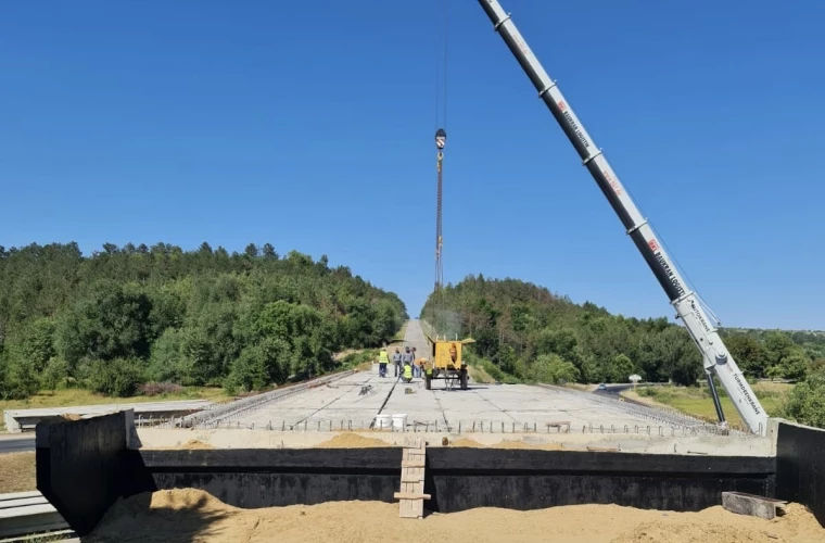 Мост скоростной автомагистрали M1 почти отремонтирован.