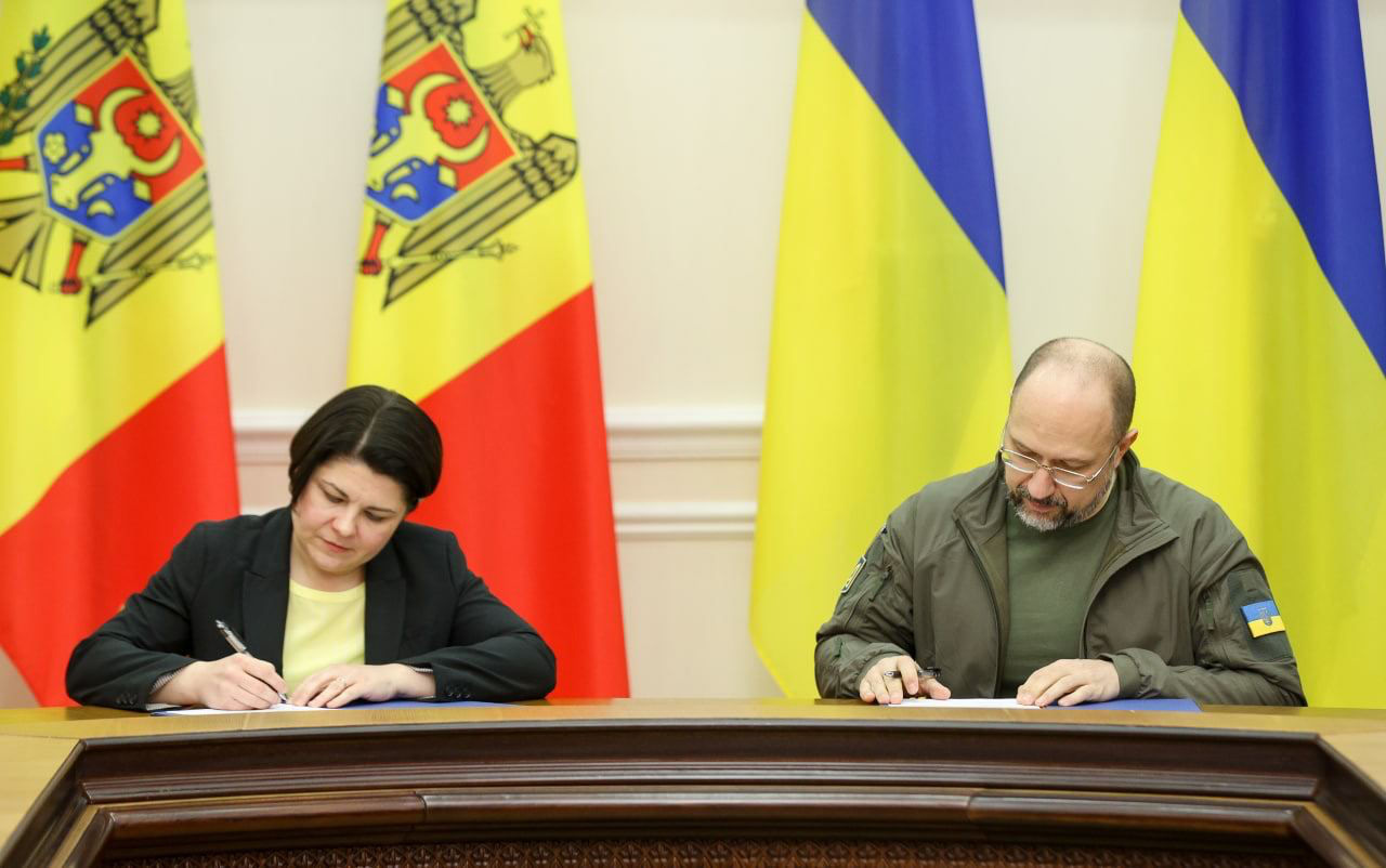 Украина и Молдова построят автомобильный мост через Днестр на границе. 