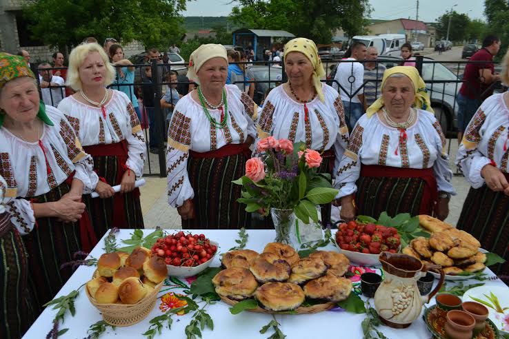 Посетители отведают блюда, приготовленные хозяйками села.