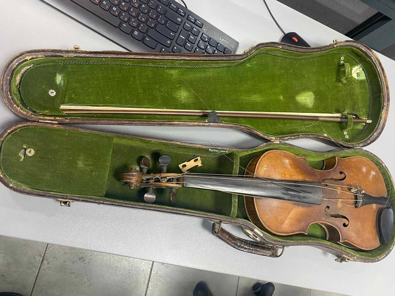 В Молдове таможенники изъяли незадекларированную скрипку 1726 года выпуска.
