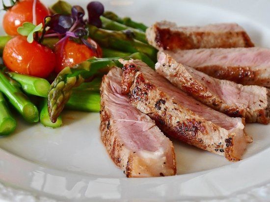 Врач-диетолог назвала самые полезные способы приготовления мяса.