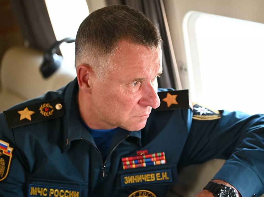 Глава МЧС России Евгений Зиничев погиб на учениях, спасая человека.