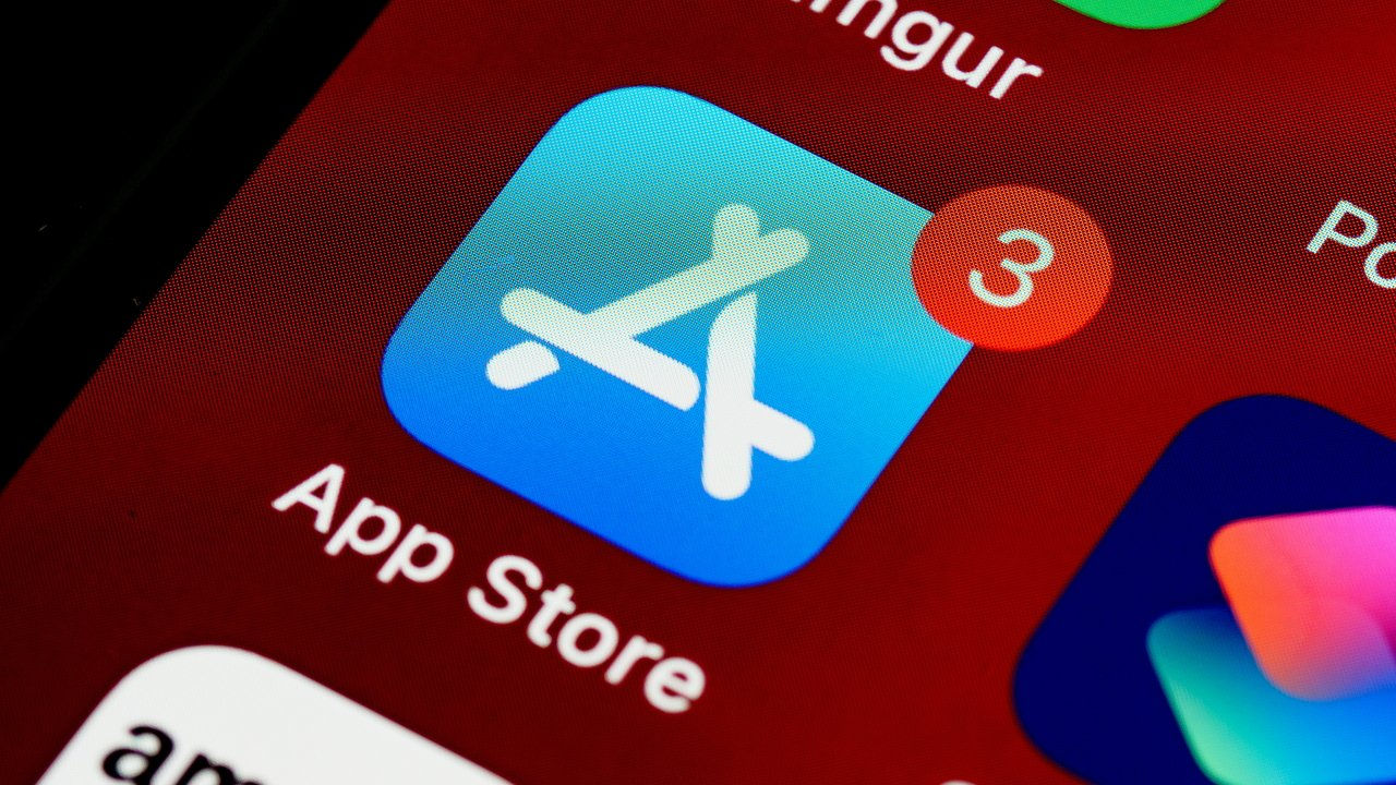 Apple разрешит установку приложений на iPhone не из App Store.