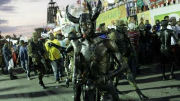 Cel puţin 18 de oameni au murit, iar aproximativ 60 au fost răniţi în timpul carnavalului din Haiti. Foto: evzmd.md