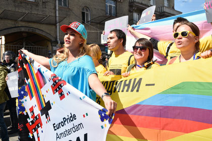 Неизвестные взломали сайт украинского ЛГБТ-движения и оставили угрозы участникам гей-парада в Киеве, намеченного на 18 июня. 