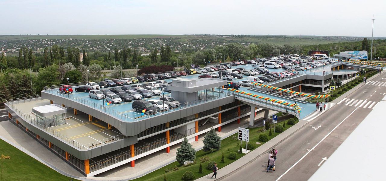 Парковку в аэропорту Кишинева признали лучшим строением в 2015 году.