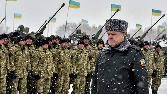 Порошенко в пятницу заявил, что назначил генерал-лейтенанта Сергея Наева командующим Объединенных сил в Донбассе.