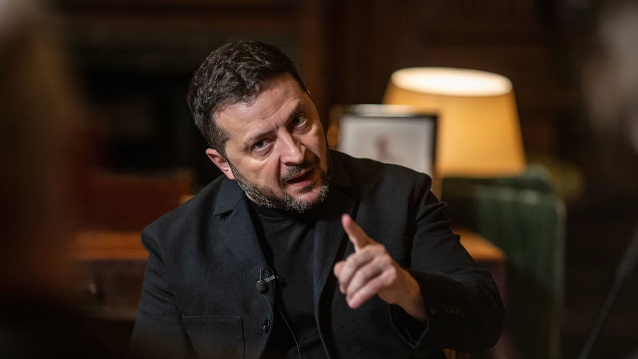 Зеленский заявил, что Украина возобновит удары по российским НПЗ: «С нас хватит».