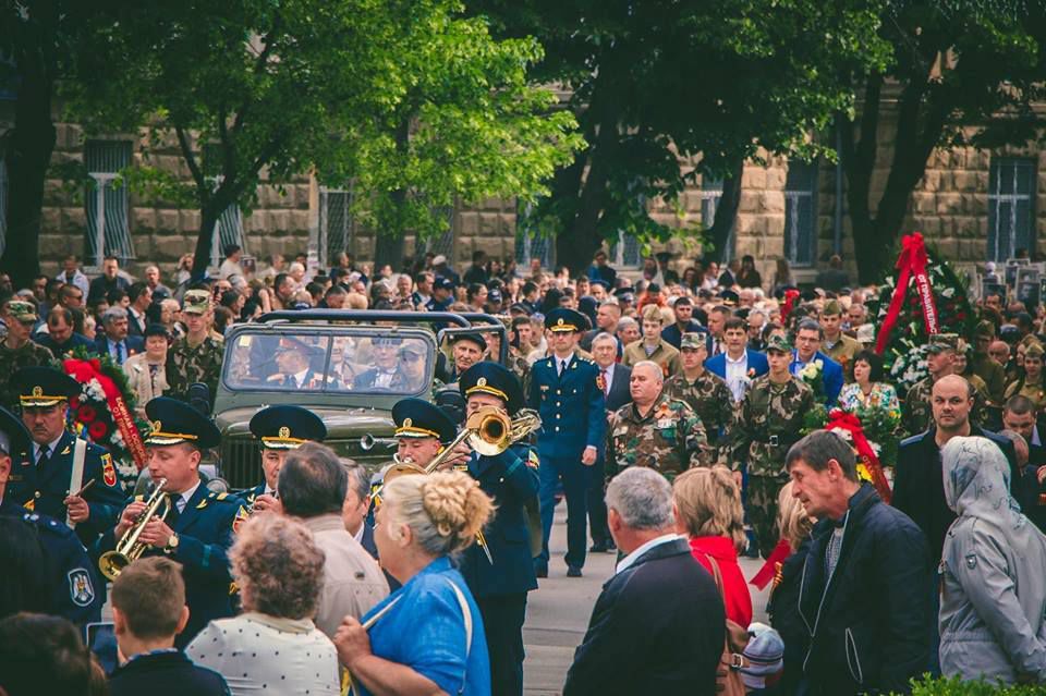 Бельчане отметили 71-ю годовщину Великой Победы массовым шествием.