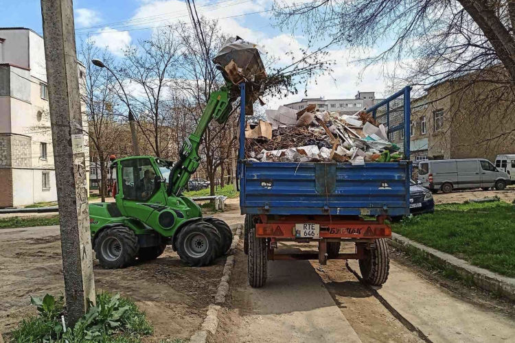 В Кишиневе подводят итоги генеральной весенней уборки.