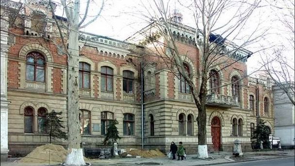 Всего своего звёздного часа ожидают более 30 тысяч экспонатов.