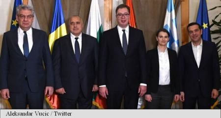Premierul Tudose, la un dineu cu președintele Vucic; discuții pe proiecte comune și situația românilor din Serbia. Foto: Twitter