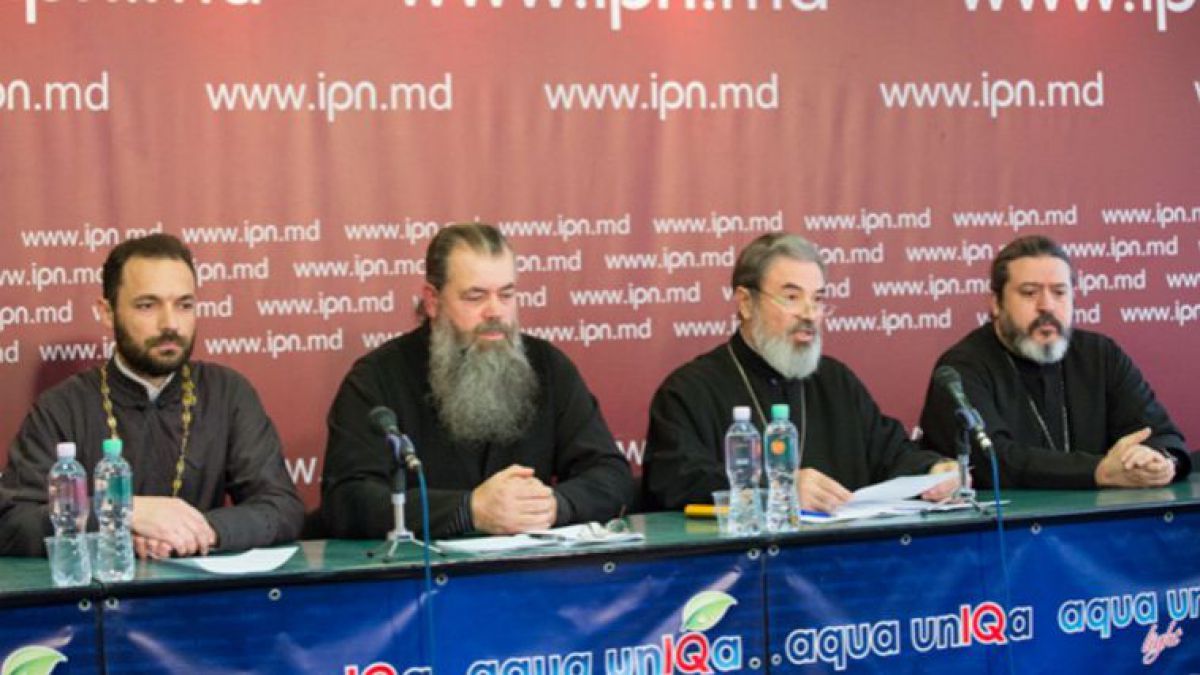 Preoții care au ieșit într-o conferință de presă cu acuzații către Maia Sandu ar putea fi sancționați. Foto: deschide.md