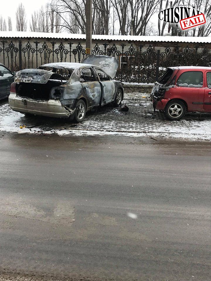 Вчера вечером на Буюканах сгорел автомобиль.
